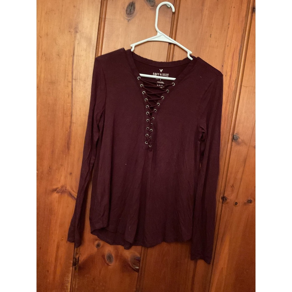 American eagle soft and sexy. Maroon. Tie up front.